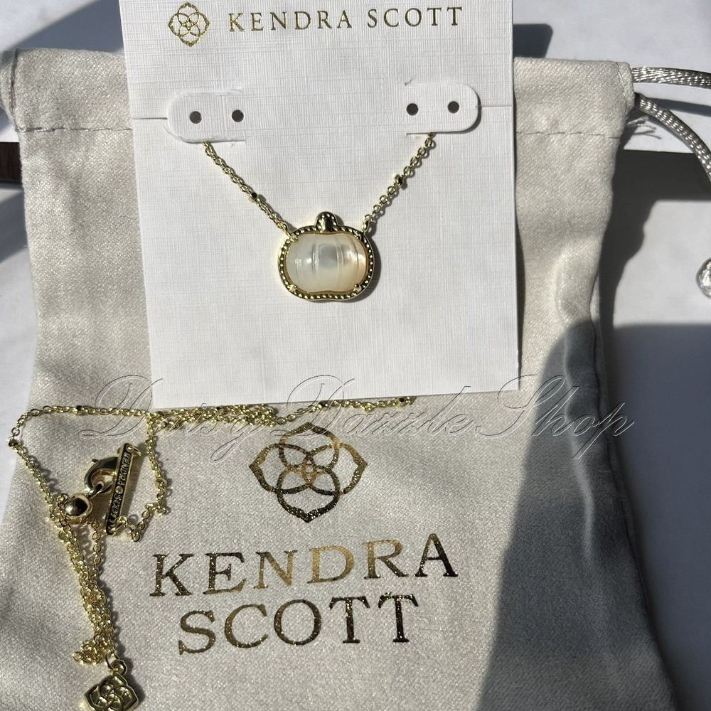 ✨🎃New Kendra Scott Pumpkin Gold Plated Short Pendant Necklace Ivory Shell✨🎃